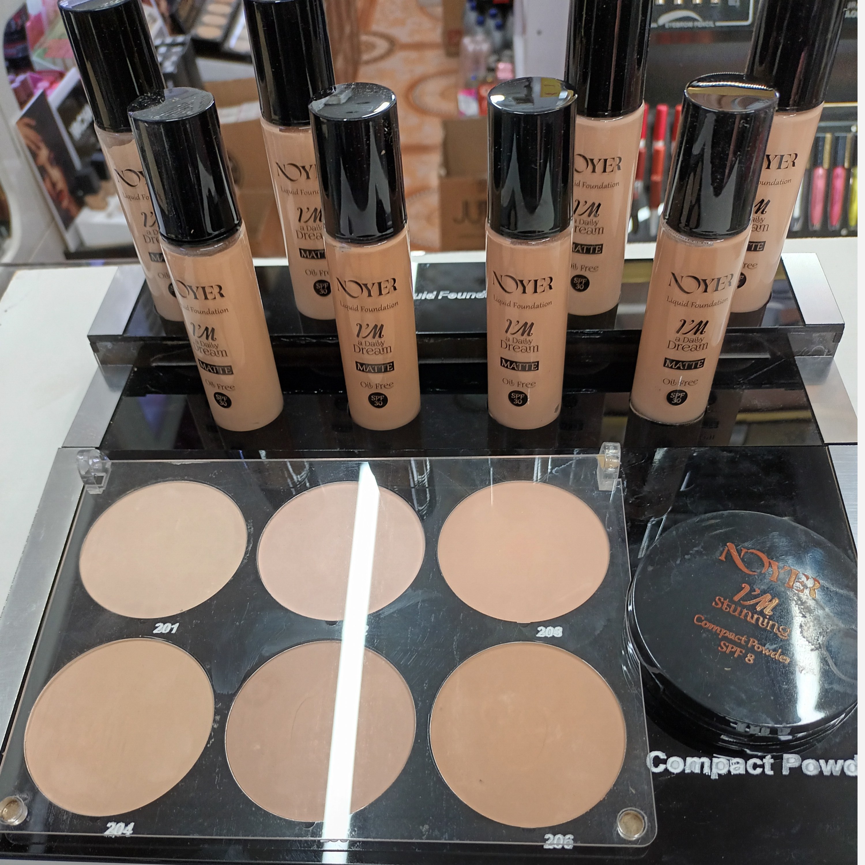 کرم پودر شیشه ای  نویر SPF30  فاقد چربی