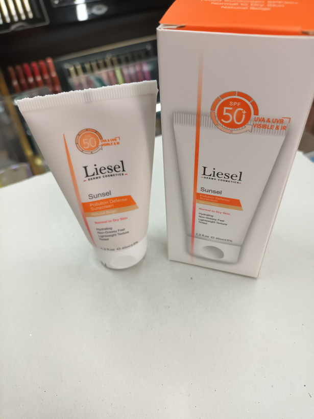 کرم ضدآفتاب رنگی لایسل بژطبیعی پوست چرب جوشدارspf50 حجم ۴۰ میل
